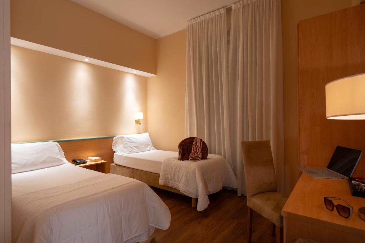Hotel Iris Genoa Ngoại thất bức ảnh
