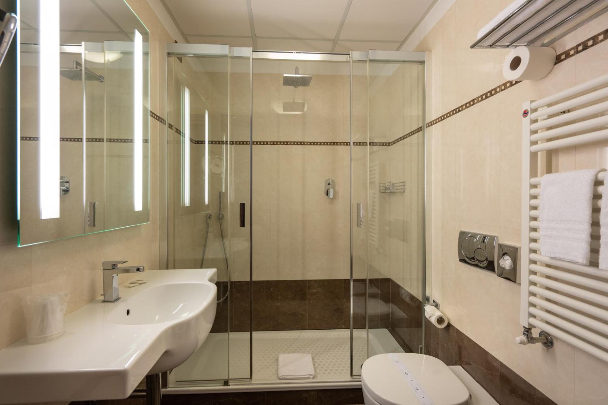 Hotel Iris Genoa Ngoại thất bức ảnh