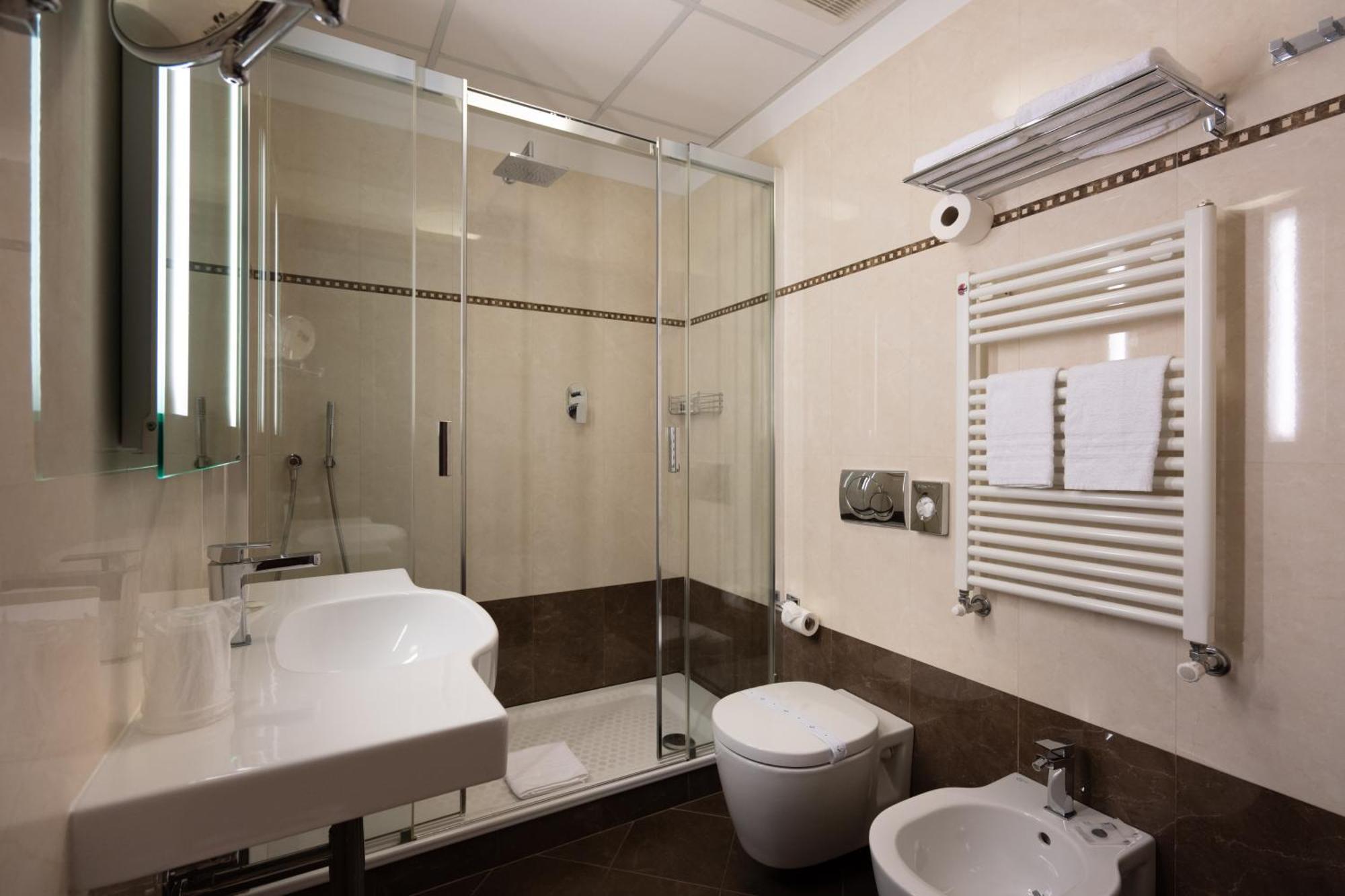 Hotel Iris Genoa Ngoại thất bức ảnh