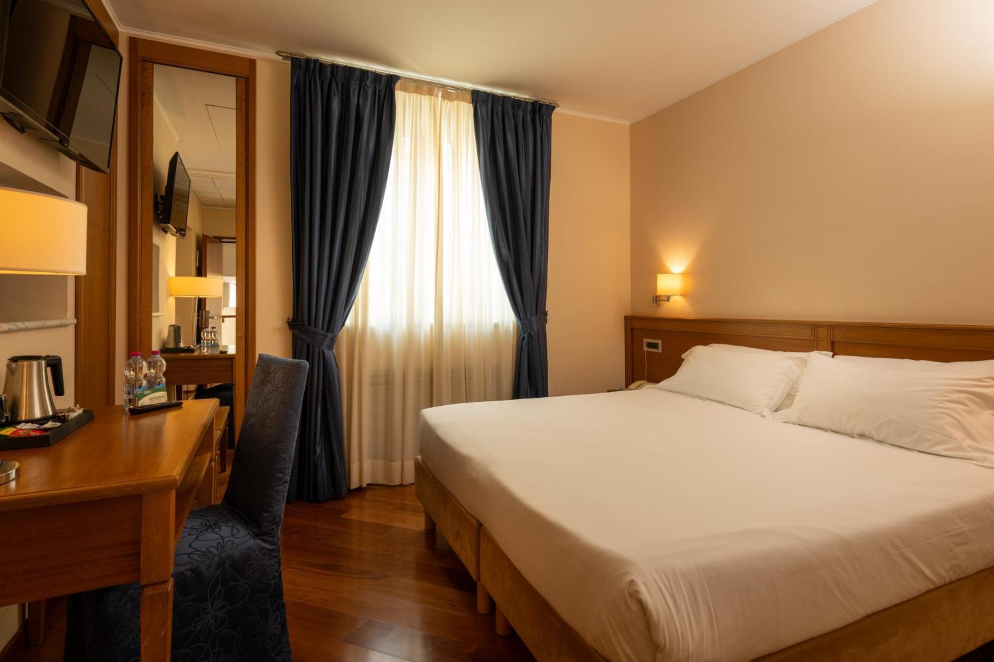 Hotel Iris Genoa Ngoại thất bức ảnh