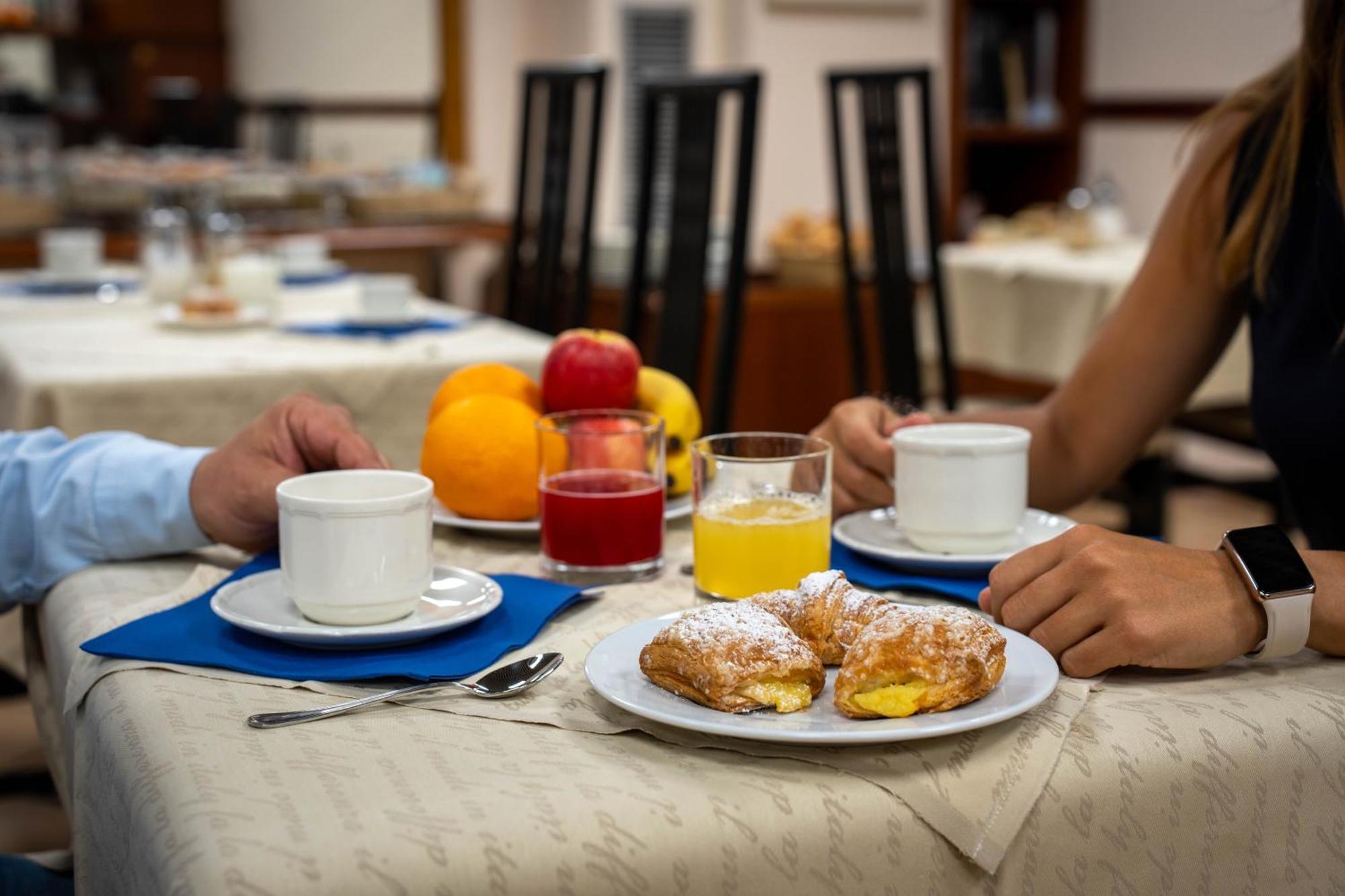 Hotel Iris Genoa Ngoại thất bức ảnh